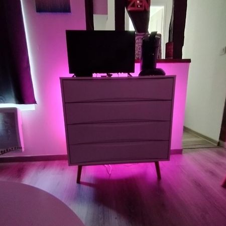 Studio Charmant Confortable Tv Centre Ville Лувие Екстериор снимка